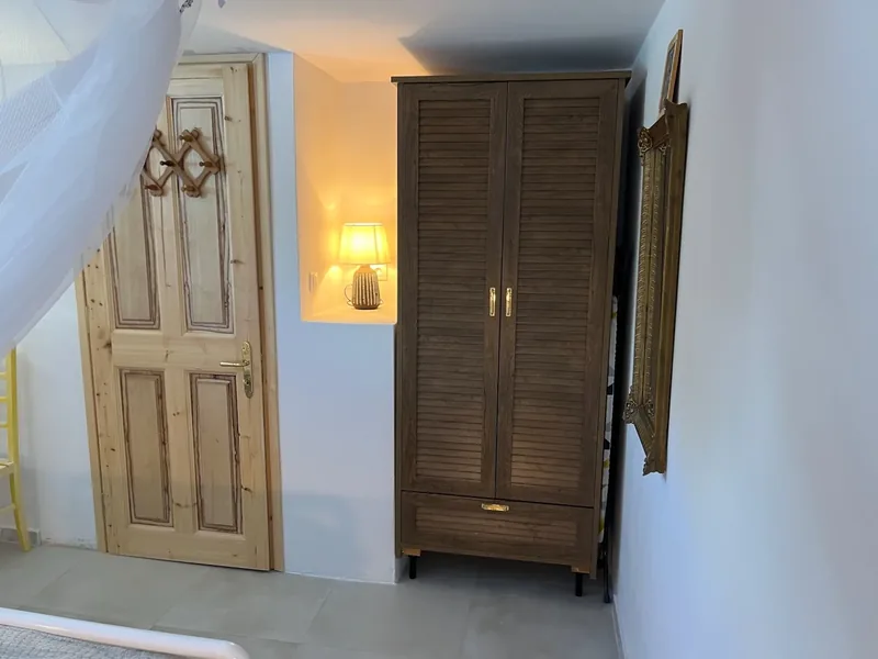 Amalia Garden Apartment, Schlafzimmer 1