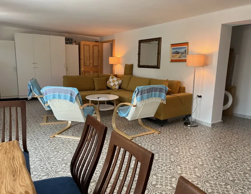 Amalia Garden Apartment, Wohnzimmer 1