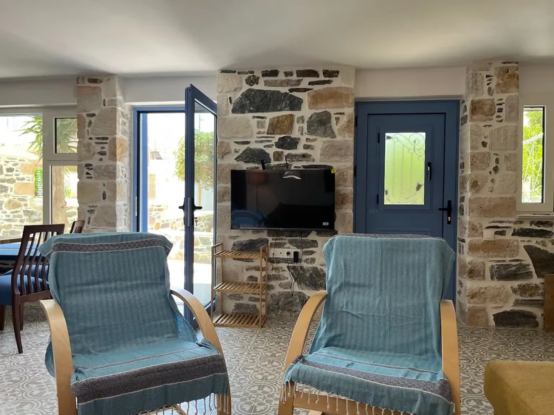 Amalia Garden Apartment, Wohnzimmer 1