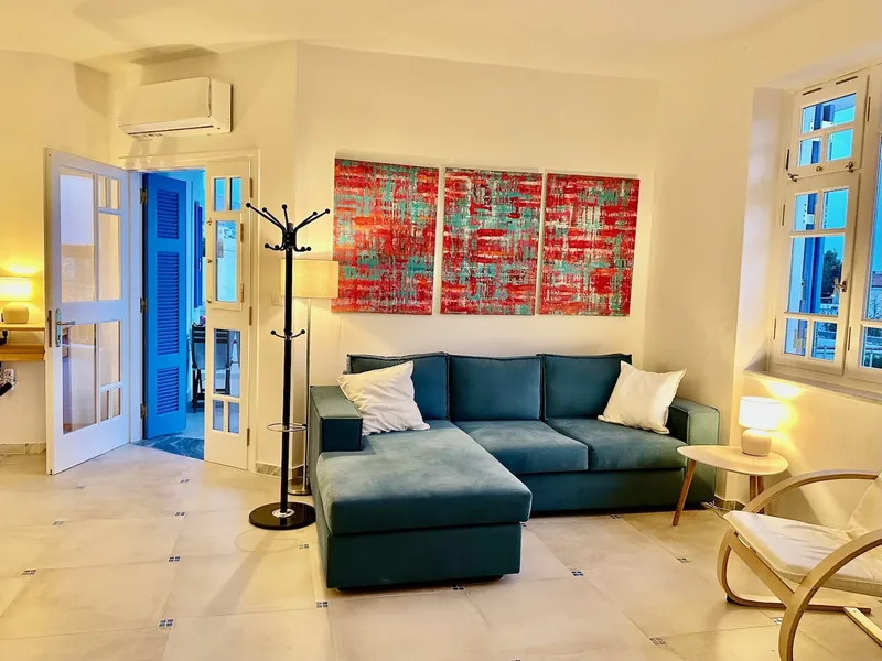 Amalia House, Titelbild 1